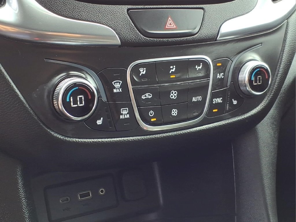 Used 2021 Chevrolet Equinox LT FWD image 12