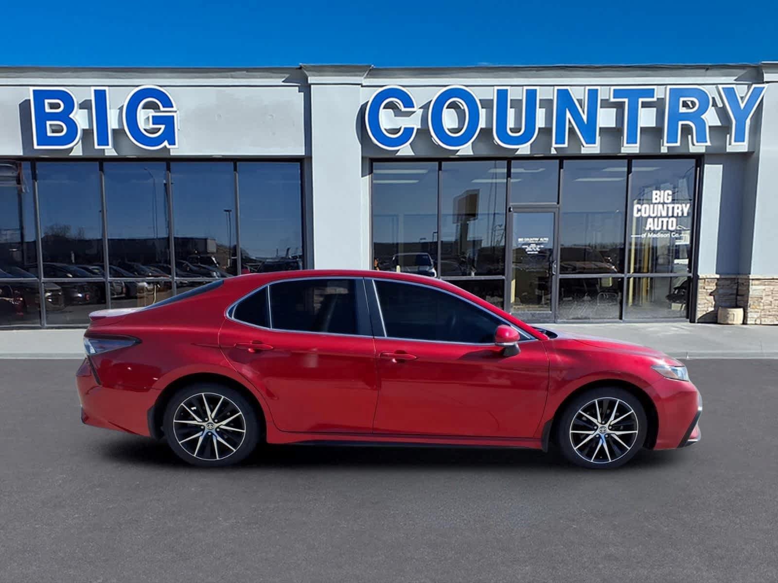 Used 2023 Toyota Camry SE FWD image 4