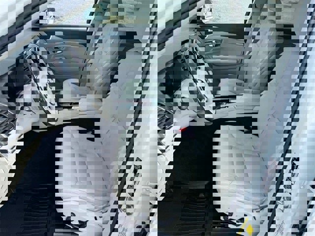 Used 2021 Volvo XC90 T5 Momentum w/ Climate Package image 9