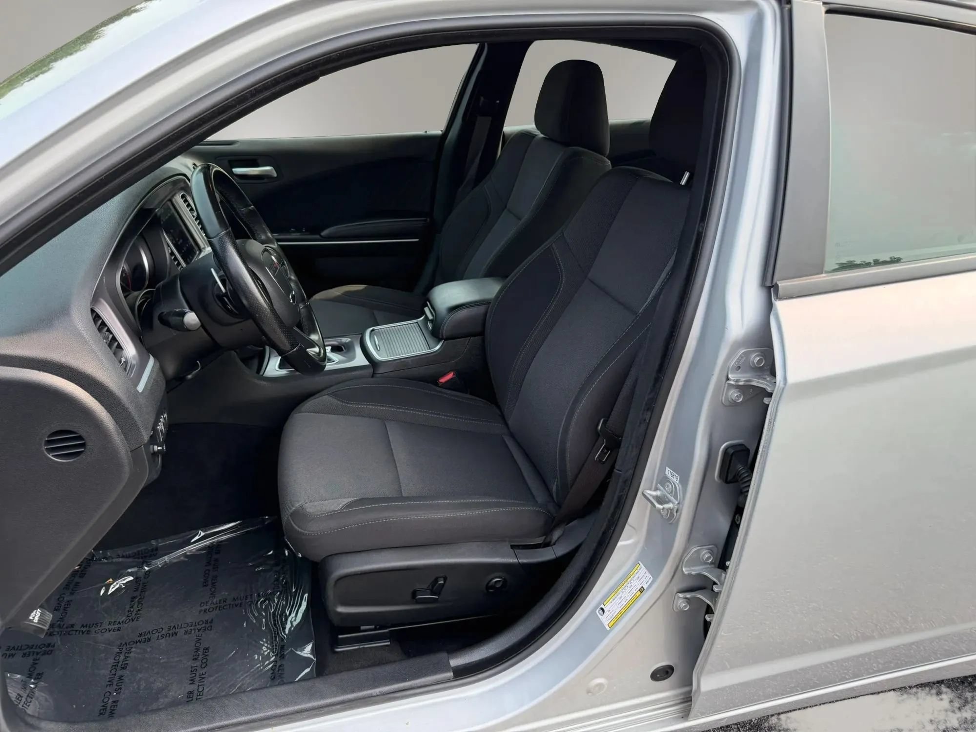 Used 2019 Dodge Charger SXT AWD/4WD image 2