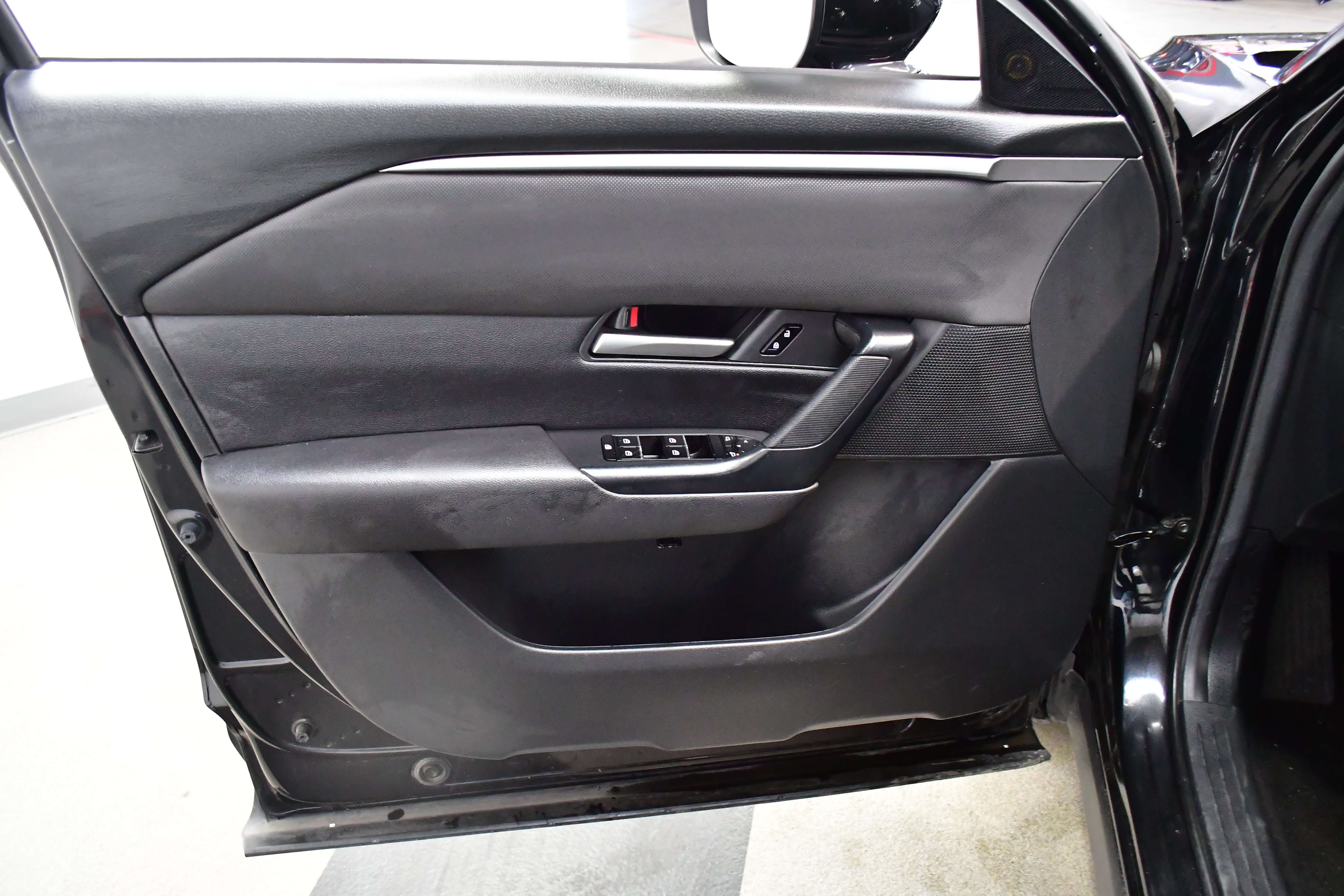 Used 2024 MAZDA CX-50 AWD 2.5 S w/ Preferred Package image 19