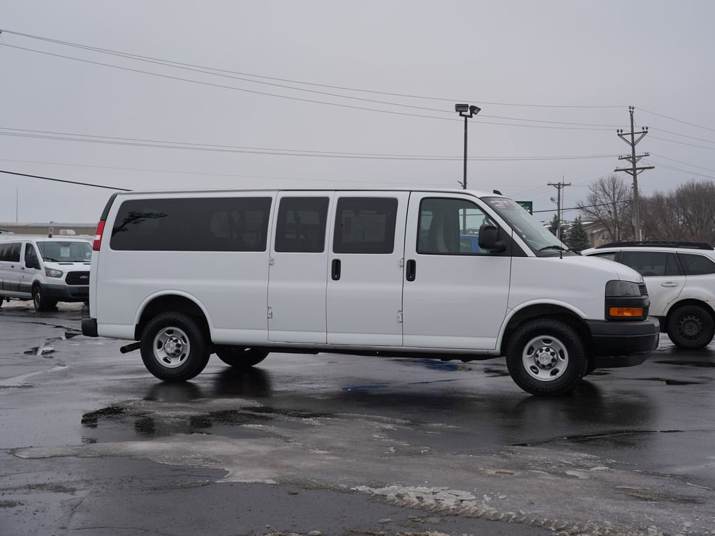 Used 2022 Chevrolet Express 3500 LS RWD image 2