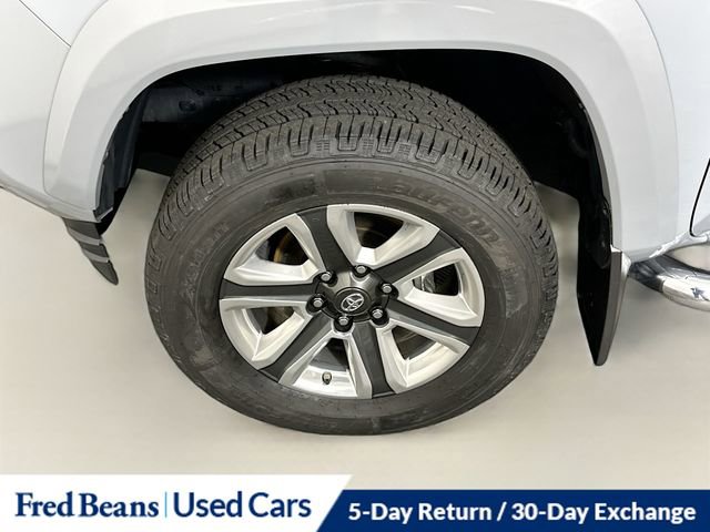 Used 2018 Toyota Tacoma Limited image 18