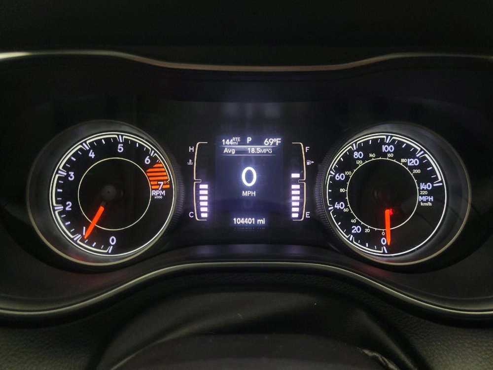 Used 2019 Jeep Cherokee Latitude Plus w/ Cold Weather Group AWD/4WD image 23