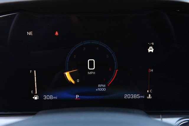 Used 2025 Chevrolet Trax LT w/ LT Convenience Package image 10