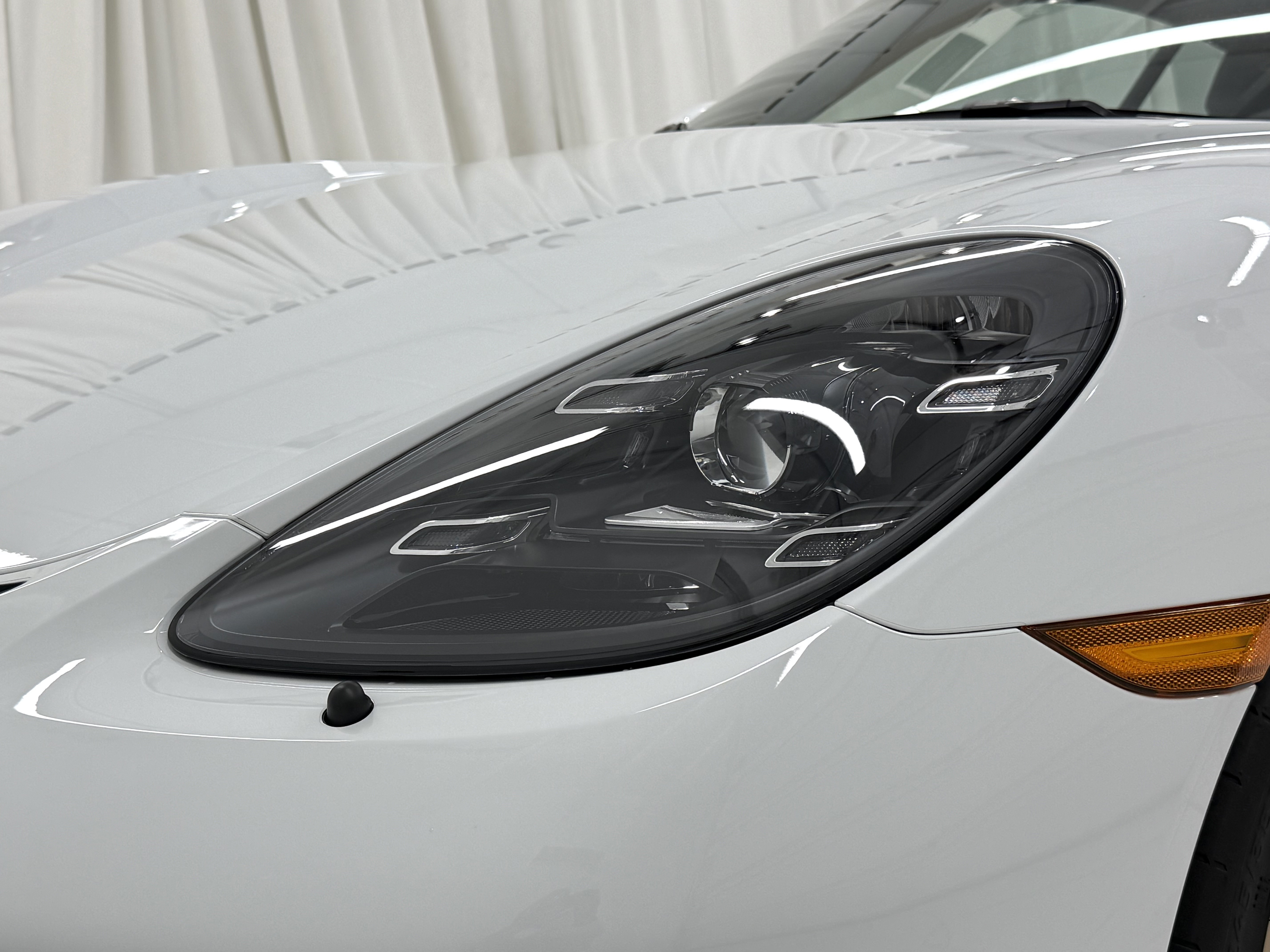 Certified 2022 Porsche 718 Cayman GT4 RWD image 17