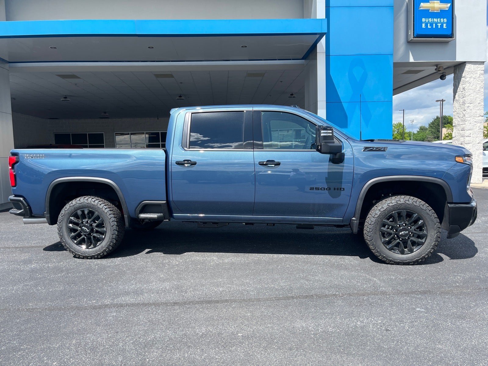 New 2026 Chevrolet Silverado 2500 LTZ w/ LTZ Plus Package AWD/4WD image 5