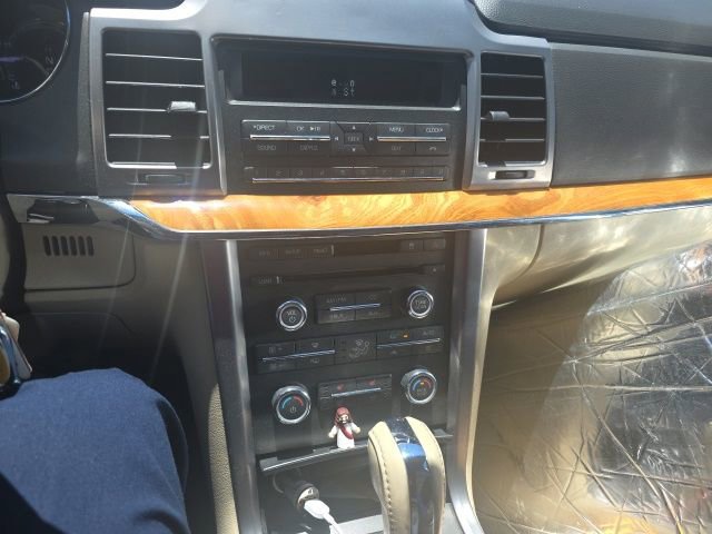 Used 2011 Lincoln MKZ FWD image 7