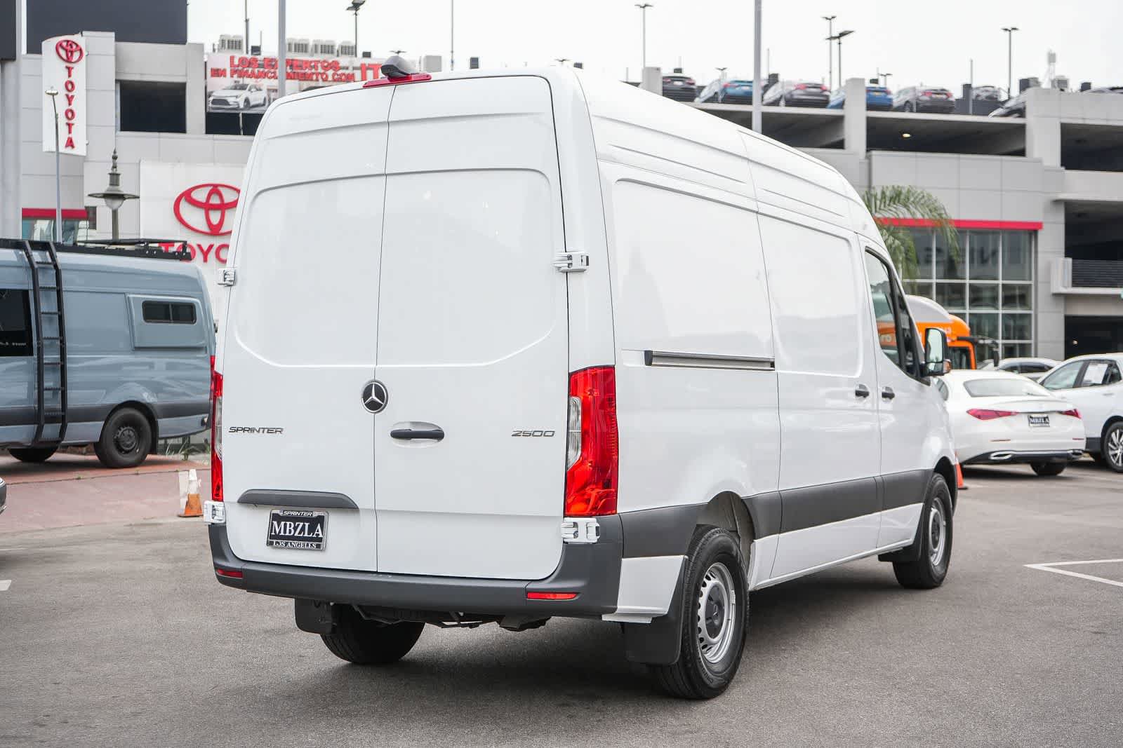 Used 2025 Mercedes-Benz Sprinter 2500 image 6