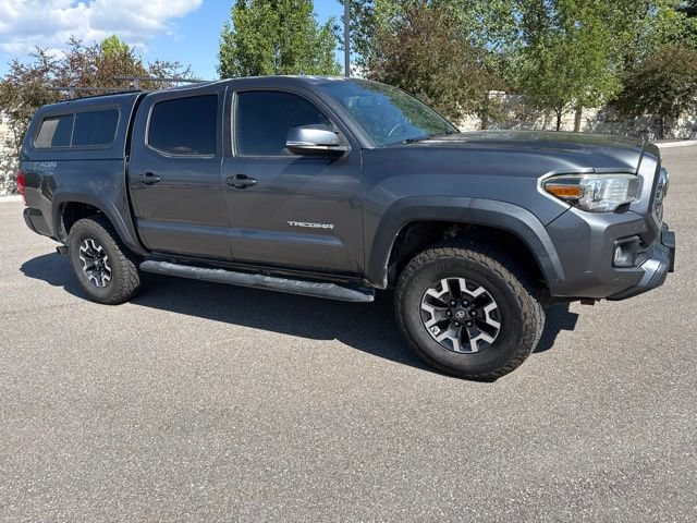 Used 2016 Toyota Tacoma TRD Off-Road AWD/4WD image 11