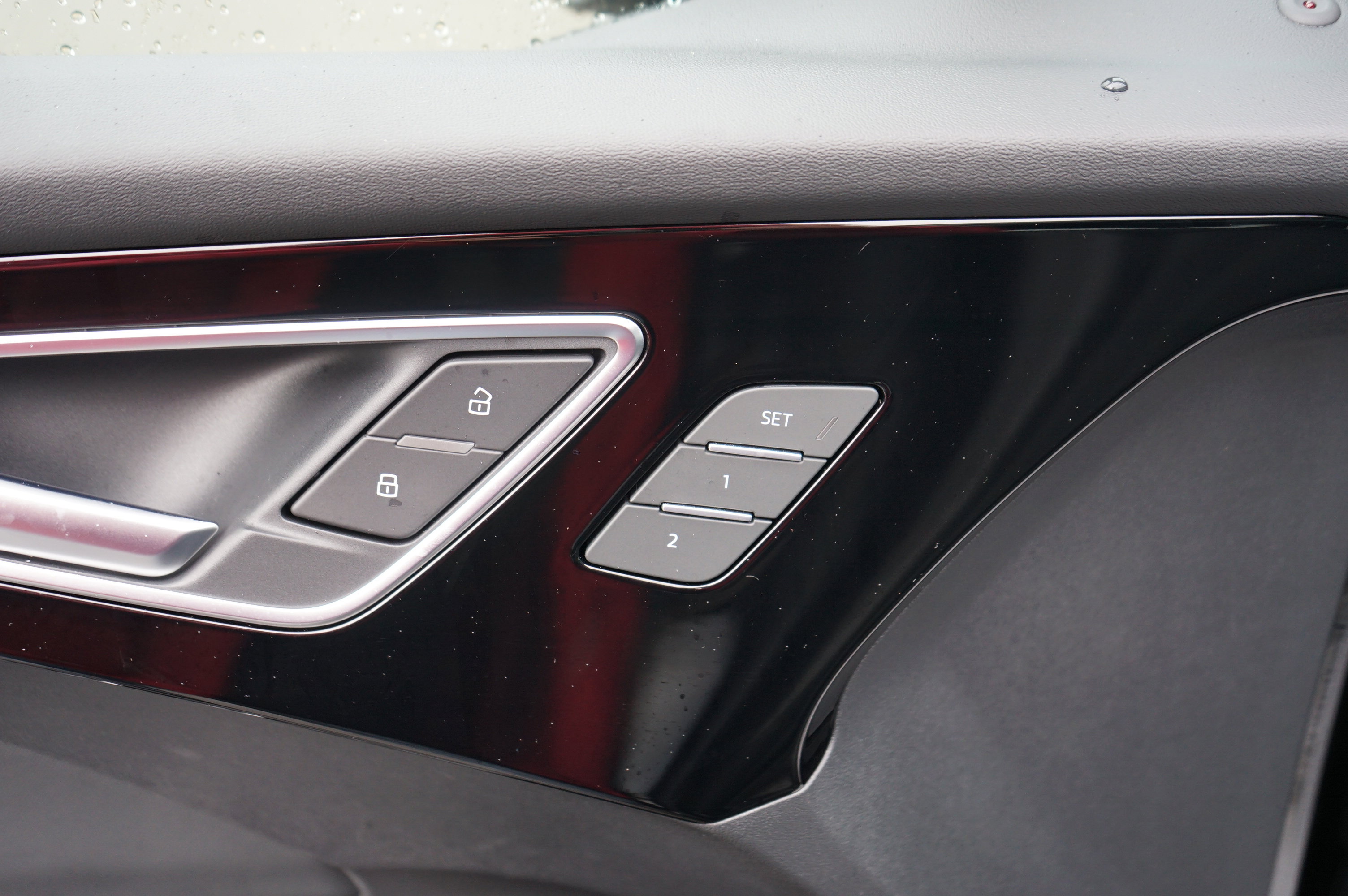 Used 2024 Audi Q4 e-tron Premium Plus w/ Premium Plus AWD/4WD image 20