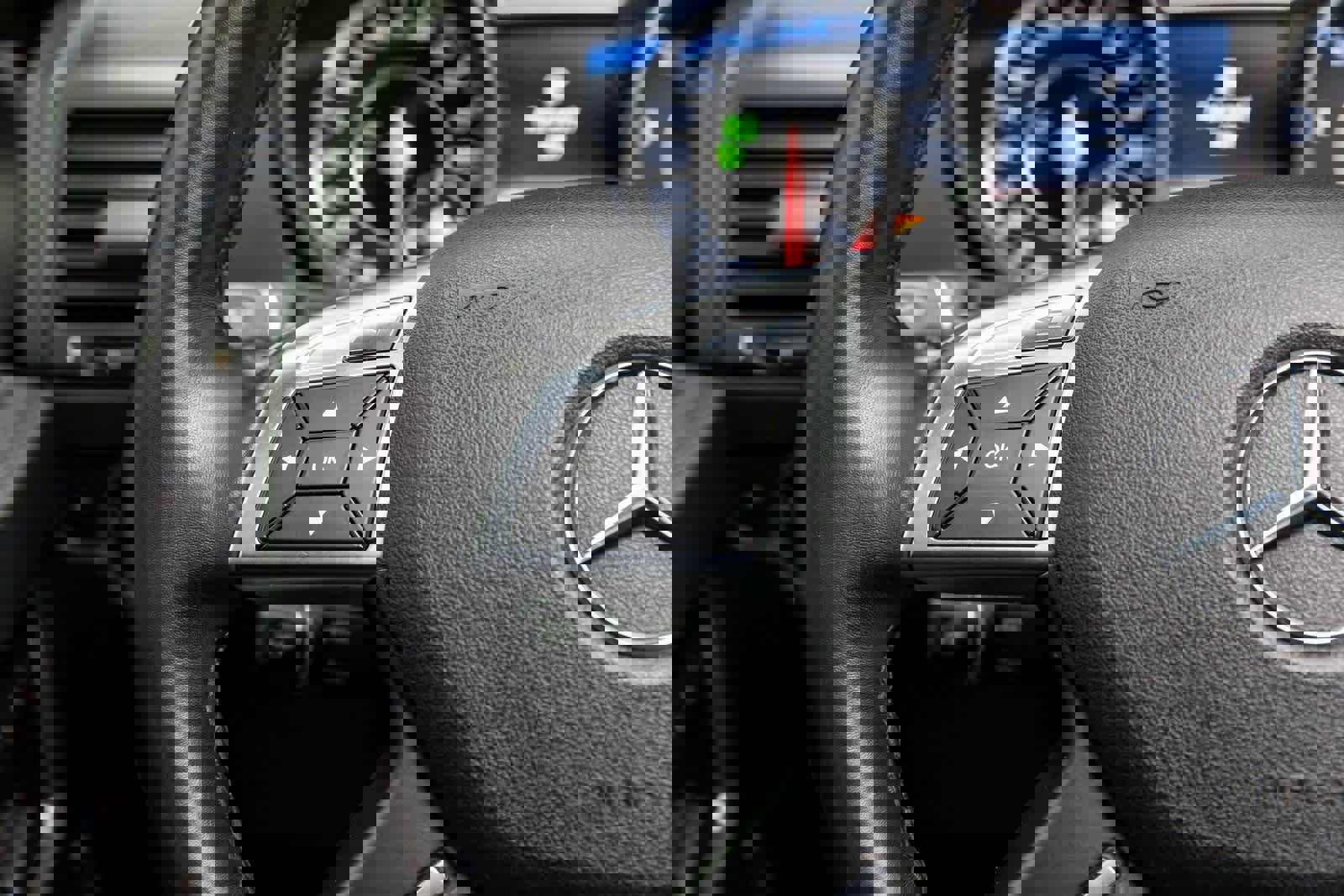 Used 2014 Mercedes-Benz G 63 AMG 4MATIC image 33