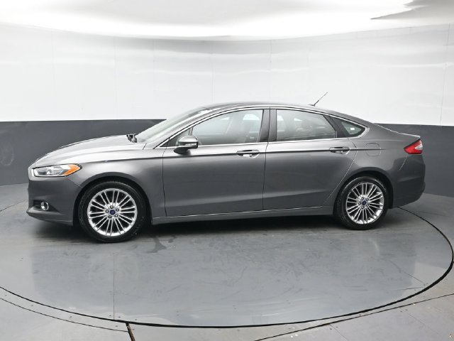 Used 2014 Ford Fusion SE w/ Equipment Group 202A FWD image 2