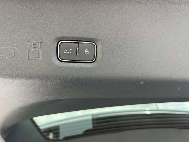 Certified 2025 Ford Expedition Platinum w/ Driver's Package AWD/4WD image 16