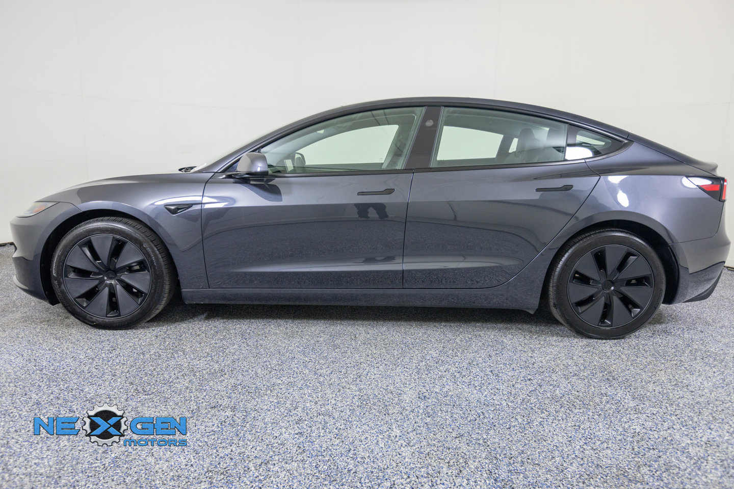 Used 2025 Tesla Model 3 Long Range AWD/4WD image 4