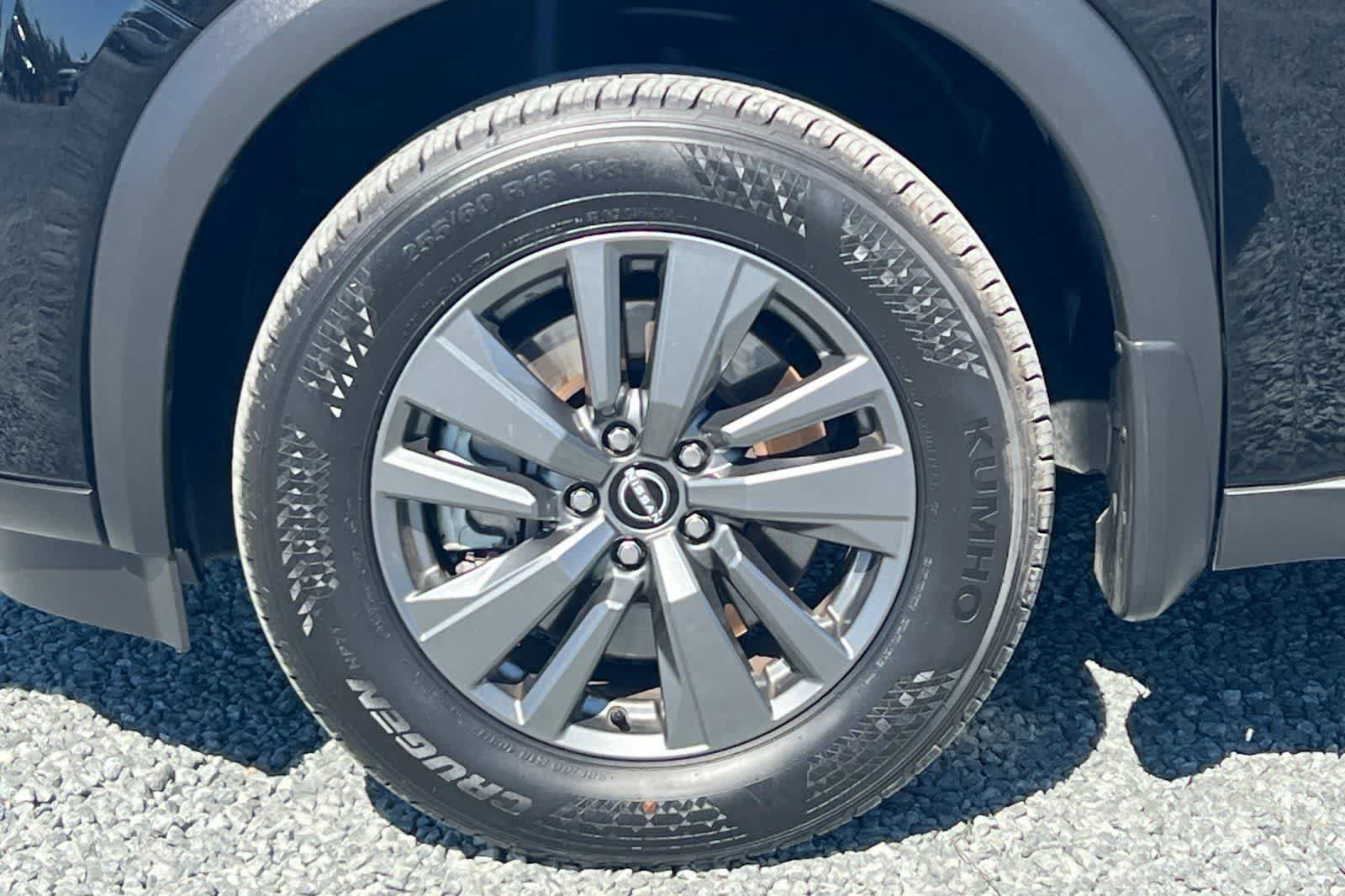 Certified 2024 Nissan Pathfinder SV FWD image 36