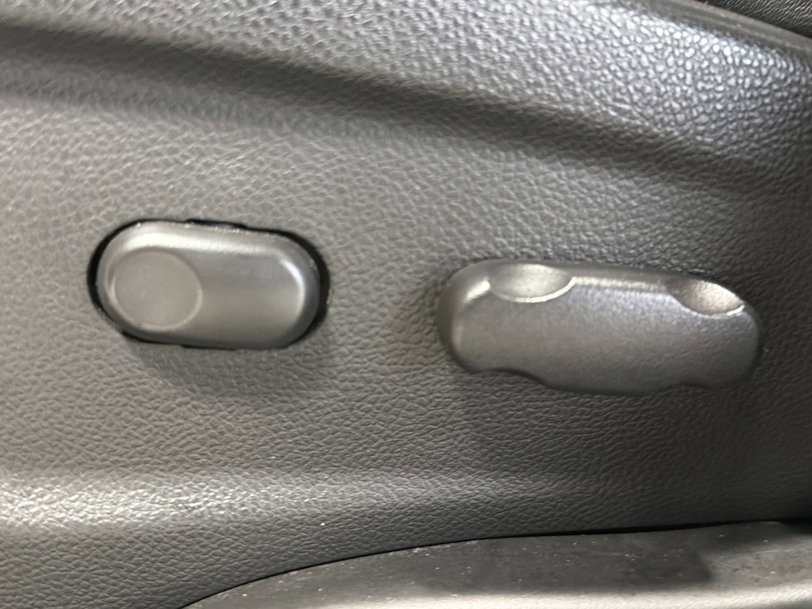 Used 2018 Buick Encore Preferred image 20