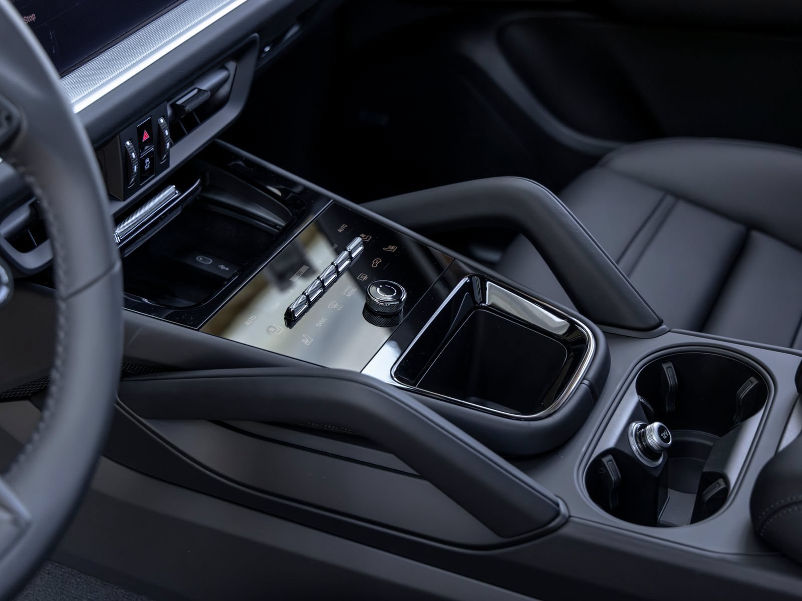 New 2026 Porsche Cayenne Coupe AWD/4WD image 37
