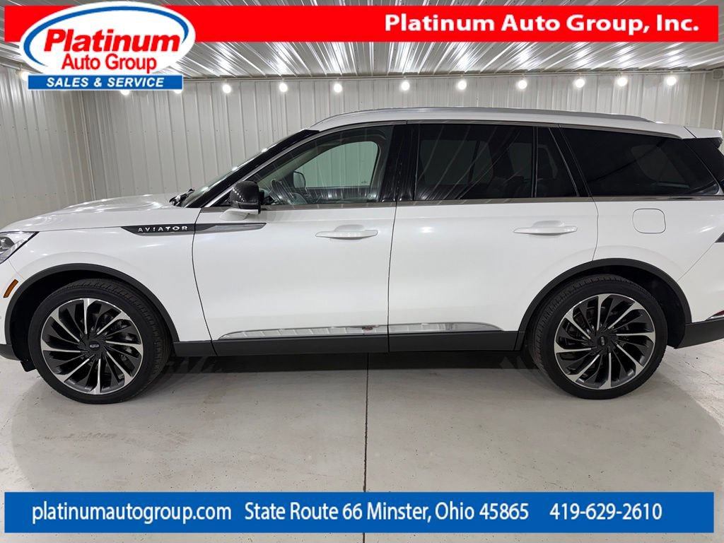 Used 2020 Lincoln Aviator Reserve w/ Equipment Group 202A AWD/4WD image 2