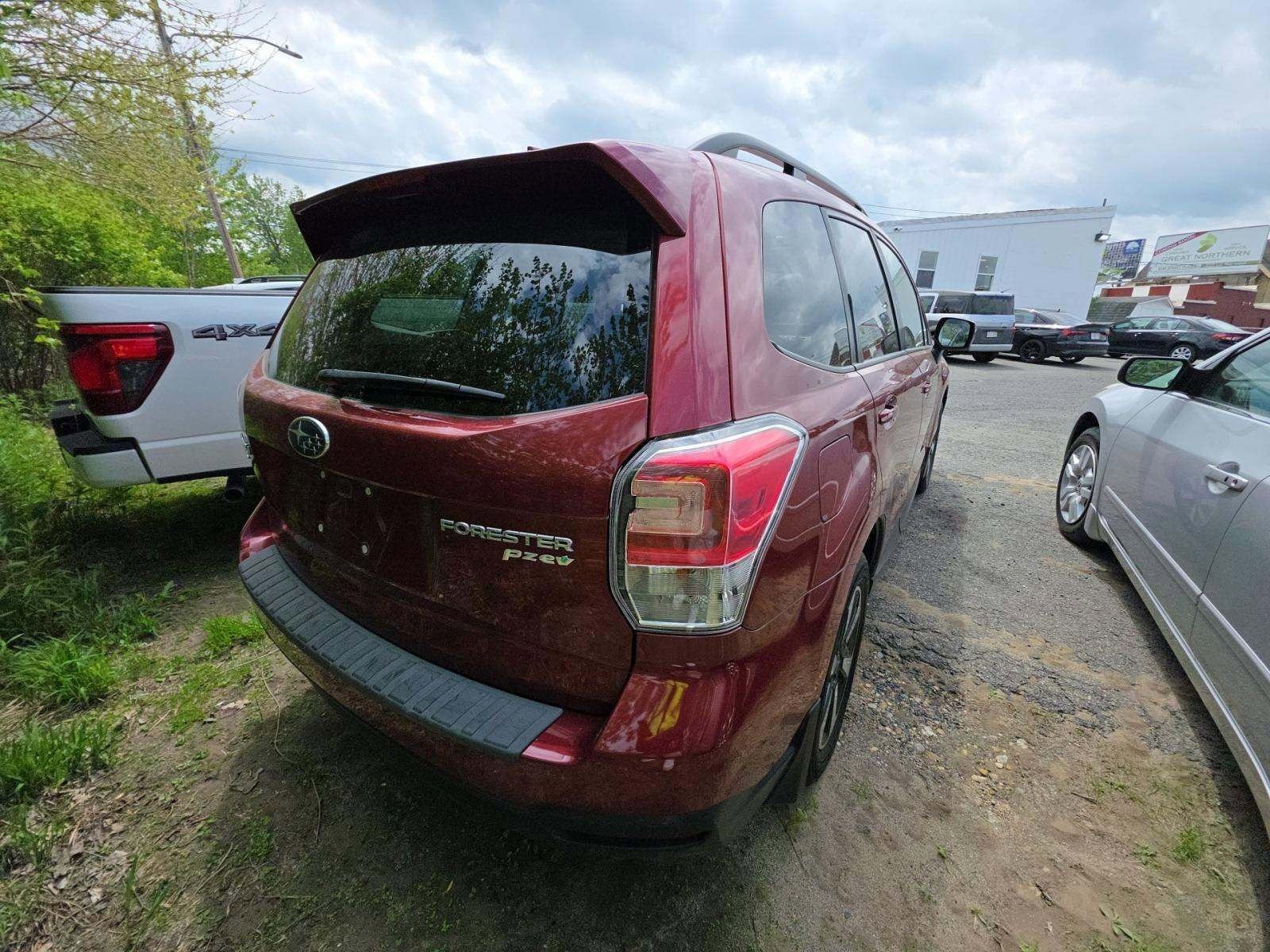 Used 2017 Subaru Forester 2.5i Premium w/ All-Weather Package AWD/4WD image 3