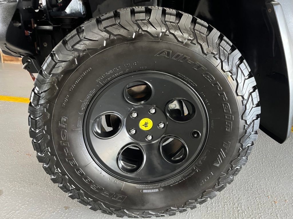 Used 2017 Jeep Wrangler Unlimited Rubicon w/ Cold Weather Group AWD/4WD image 5
