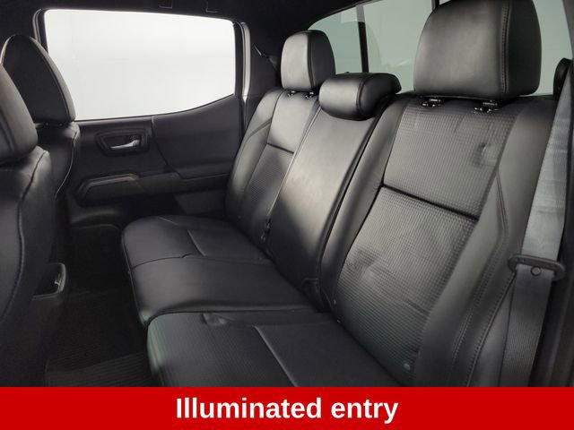 Used 2019 Toyota Tacoma TRD Sport w/ TRD Premium Sport Package AWD/4WD image 17