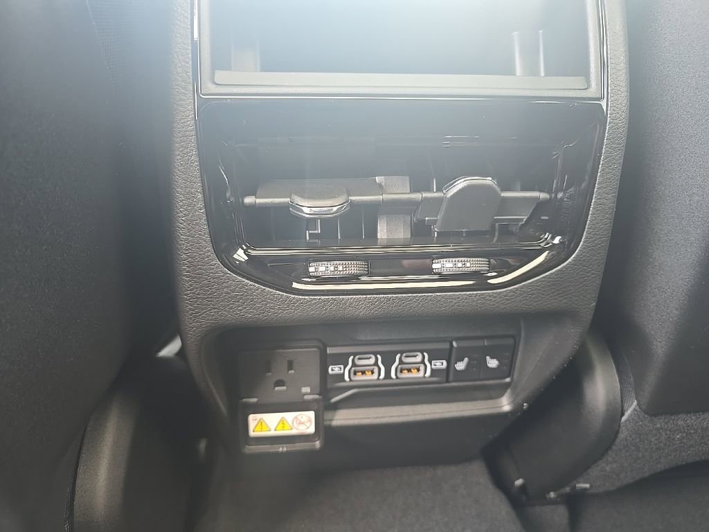 New 2025 Jeep Grand Cherokee Limited image 24