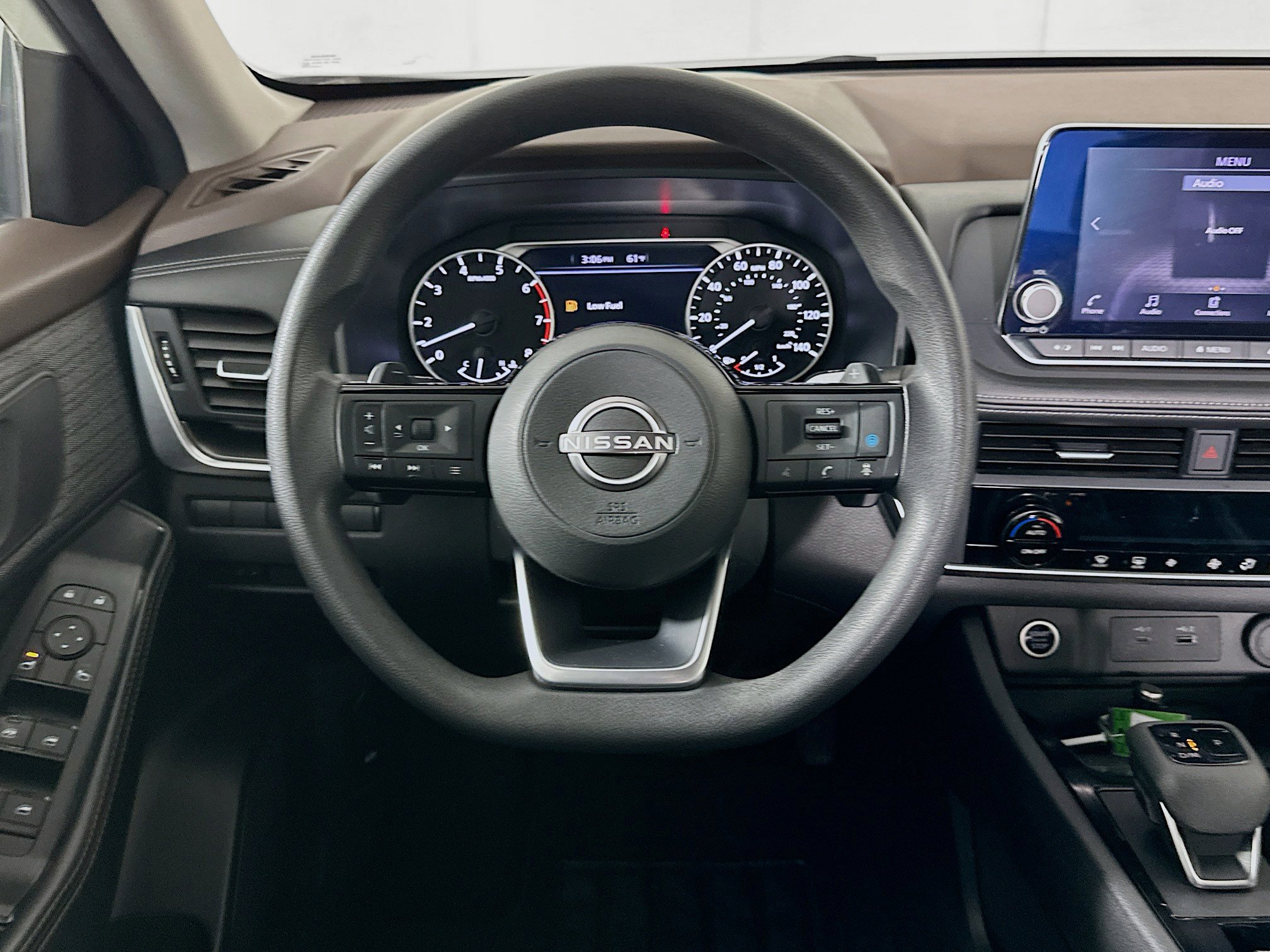 Used 2023 Nissan Rogue SV AWD/4WD image 17