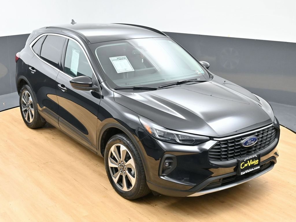 Used 2025 Ford Escape Platinum AWD/4WD image 46