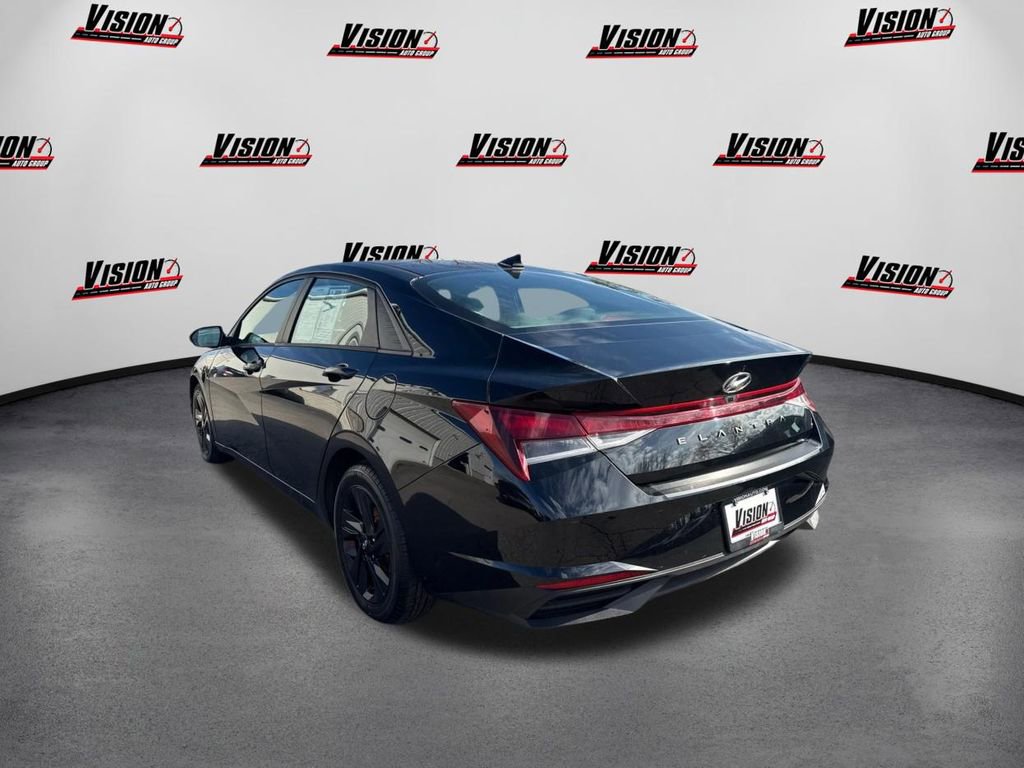 Certified 2021 Hyundai Elantra SEL image 7