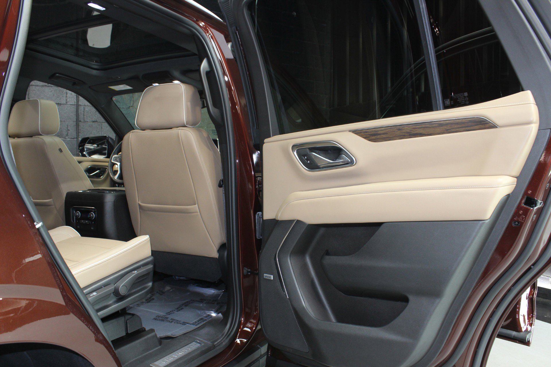 Used 2023 Chevrolet Tahoe Premier RWD image 46