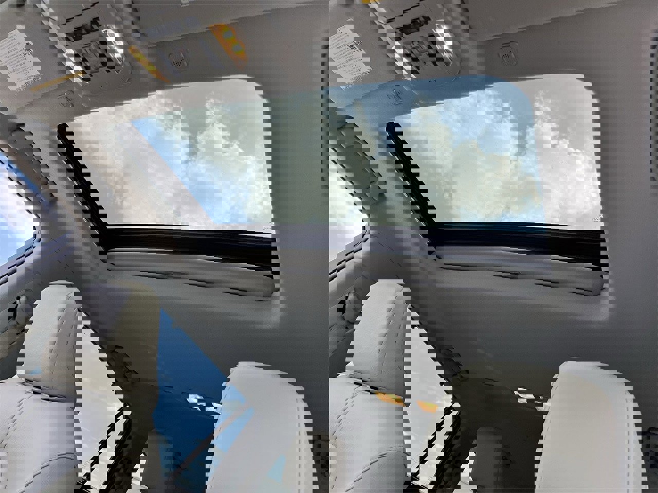 Used 2023 Toyota Highlander XLE image 22