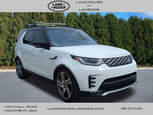 Used 2023 Land Rover Discovery Metropolitan Edition AWD/4WD image 3