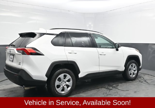 Used 2021 Toyota RAV4 LE AWD/4WD image 8