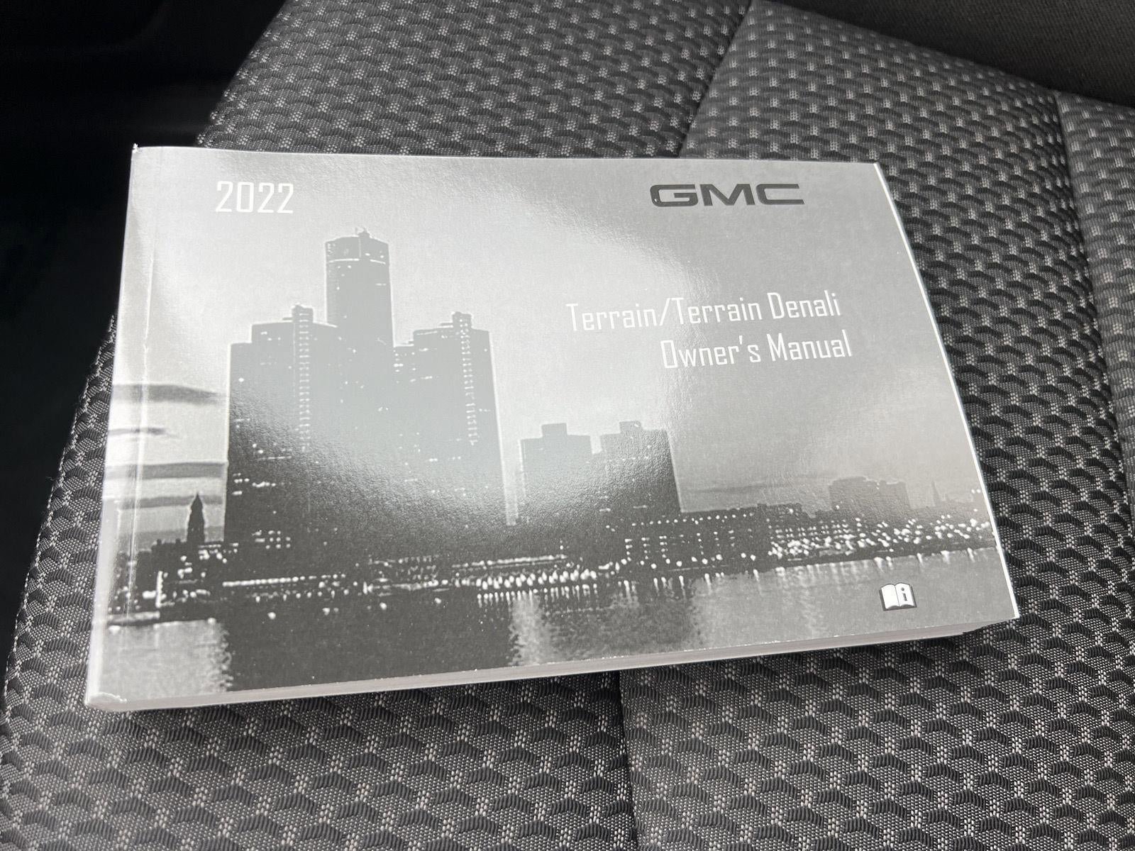 Used 2022 GMC Terrain SLE w/ Driver Convenience Package AWD/4WD image 29