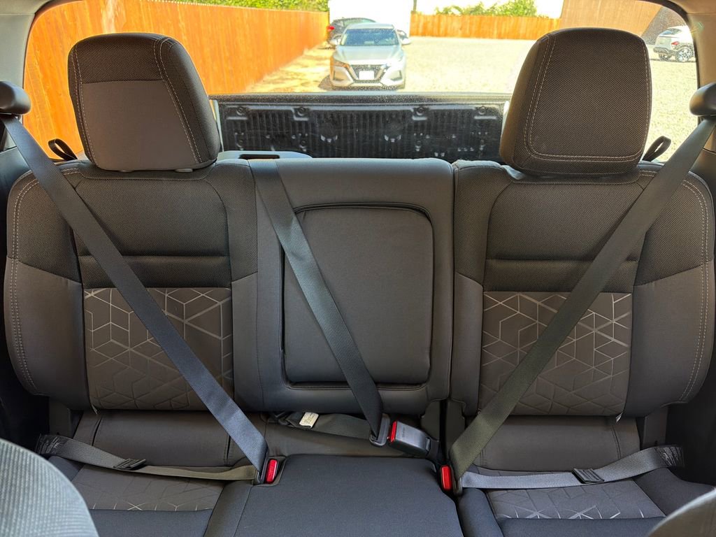 Used 2025 Nissan Frontier SV w/ Tow Package image 30