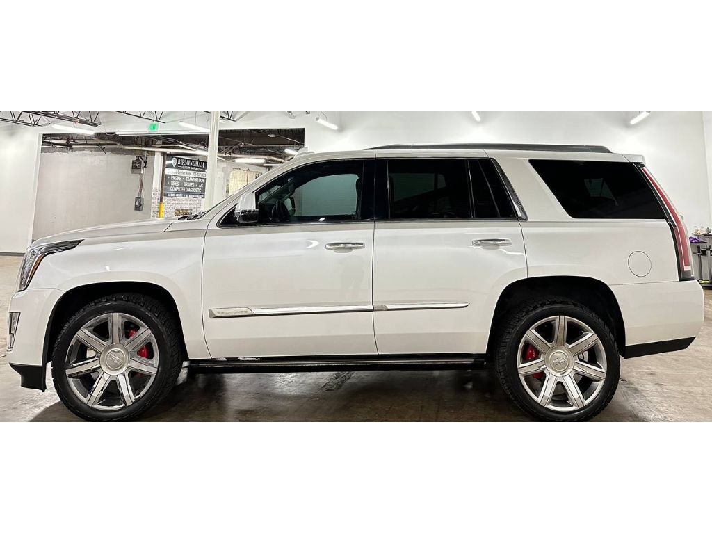 Used 2016 Cadillac Escalade Premium AWD/4WD image 8