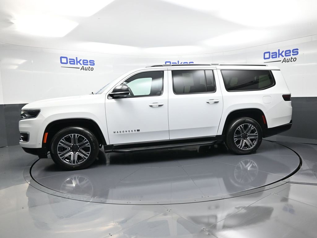 Used 2024 Jeep Wagoneer L Series II w/ Flexible Seating Group image 4