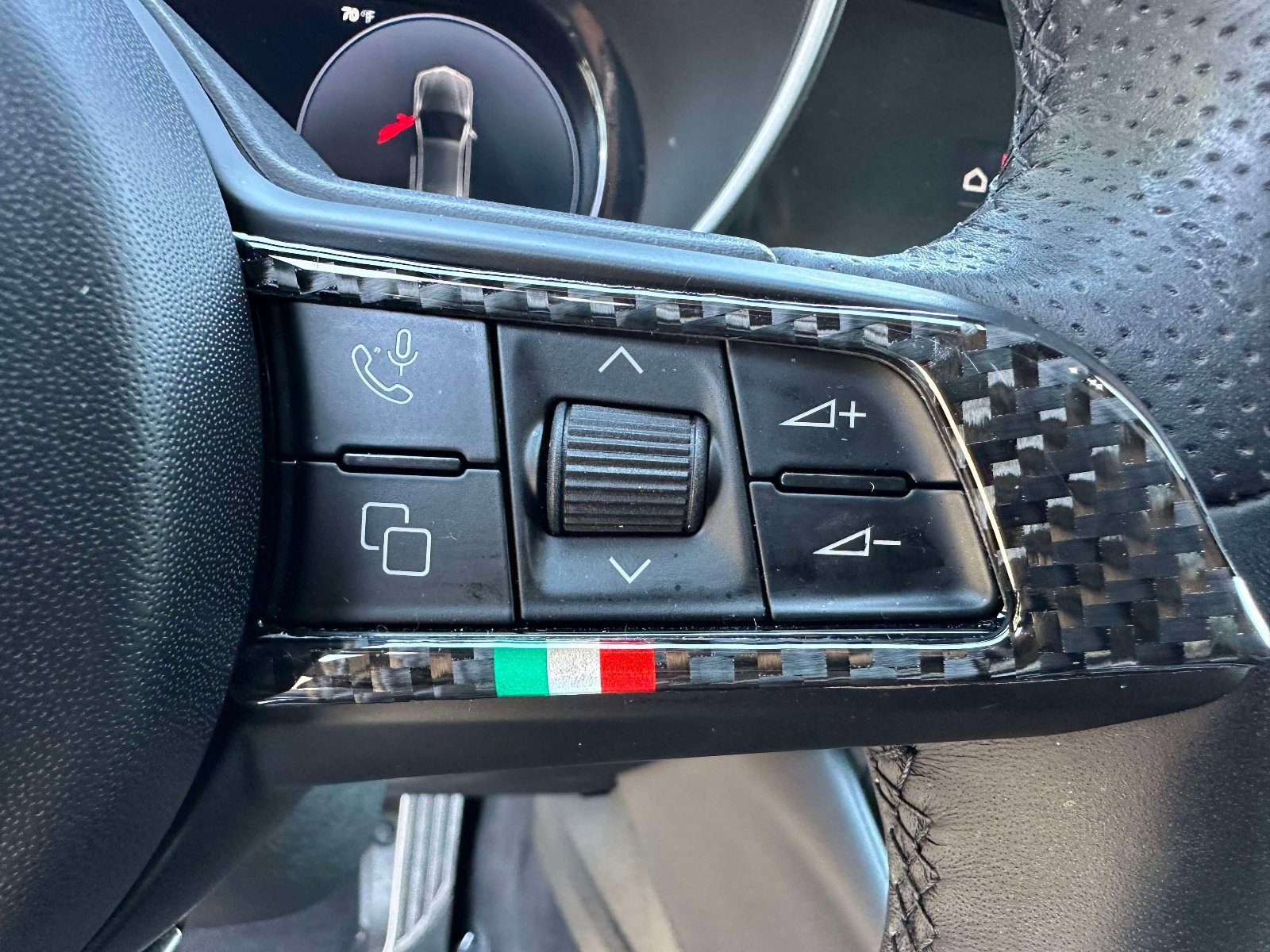 Used 2024 Alfa Romeo Giulia Ti AWD/4WD image 15