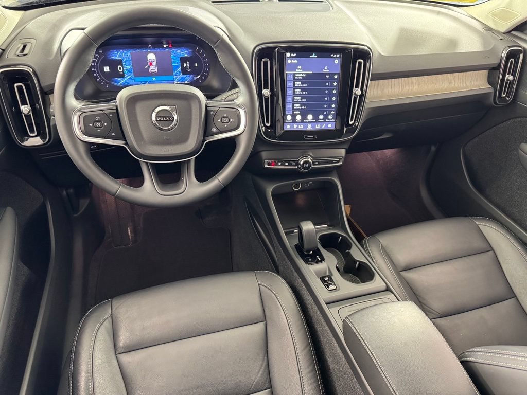 Certified 2023 Volvo XC40 B5 Core w/ Convenience Package AWD/4WD image 15