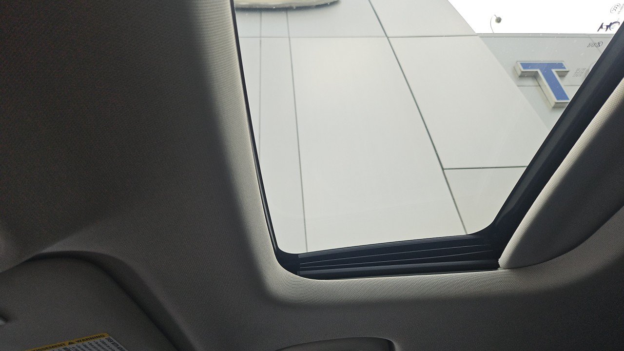 Used 2024 Chevrolet Trax ACTIV w/ Sunroof Package FWD image 16