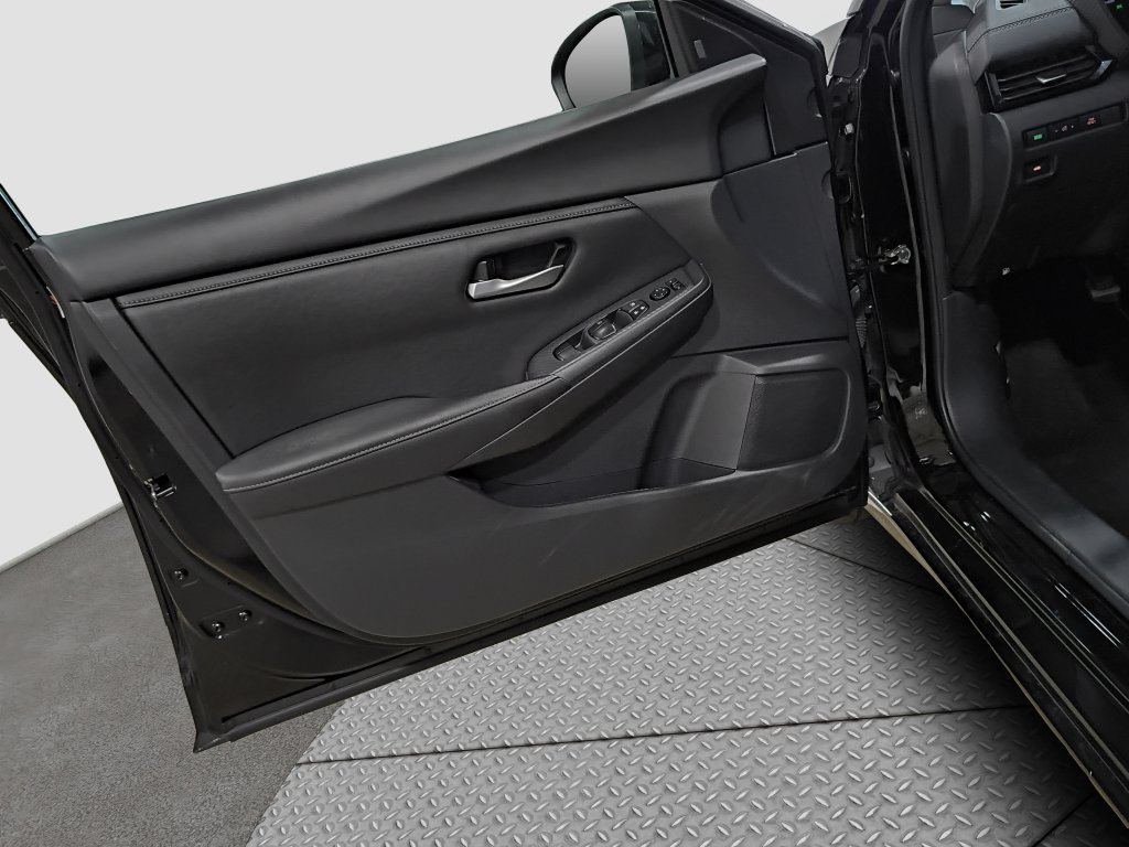 Used 2025 Nissan Sentra SV FWD image 13