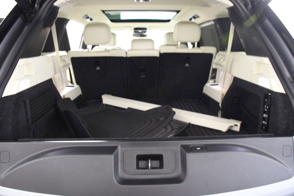 Used 2025 Land Rover Range Rover Long Wheelbase SE AWD/4WD image 23