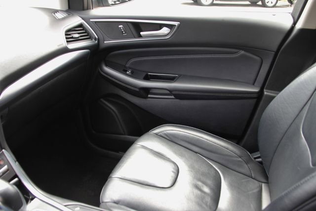 Used 2016 Ford Edge Titanium w/ Equipment Group 302A FWD image 31