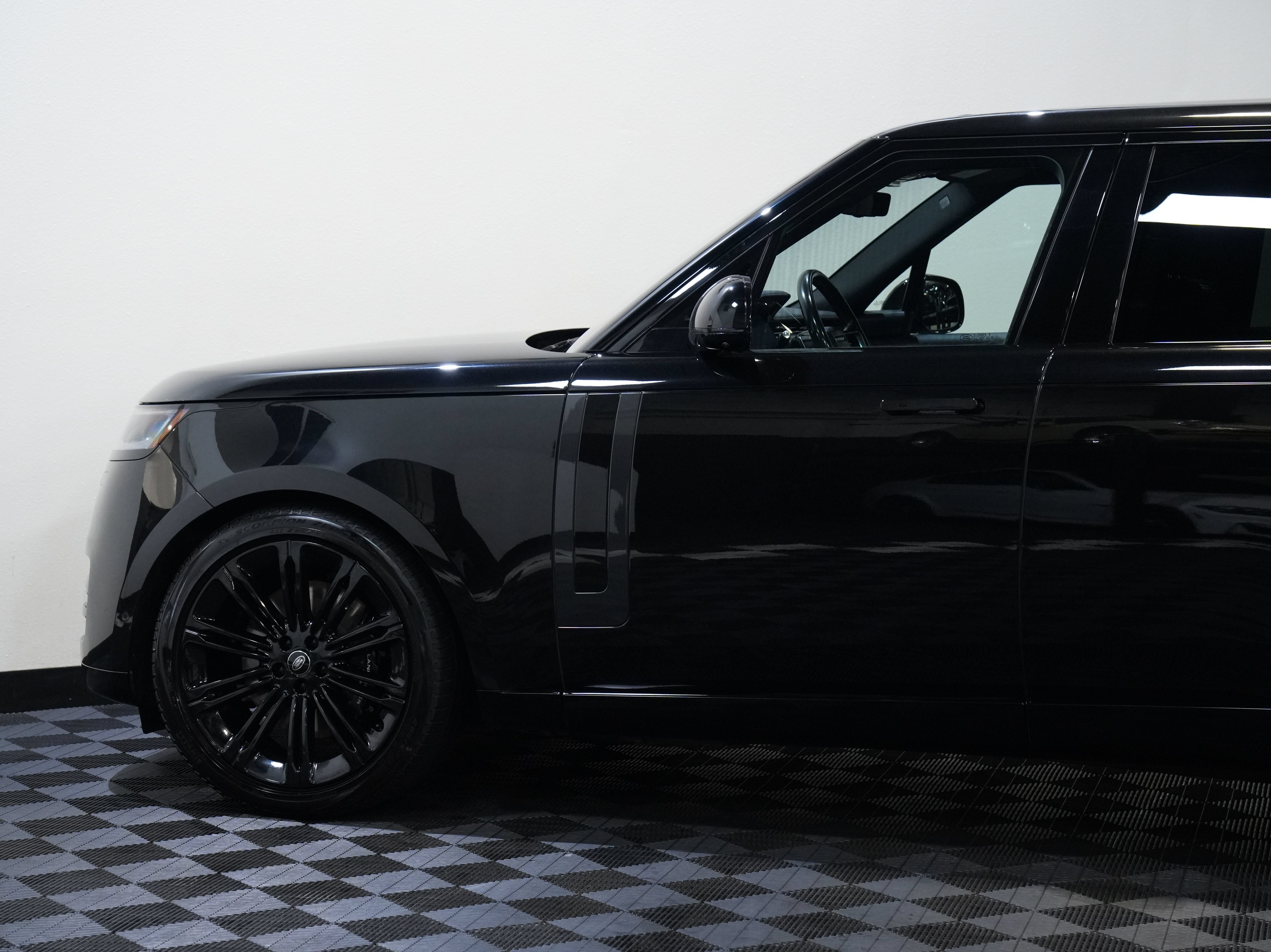 Used 2023 Land Rover Range Rover SE AWD/4WD image 18