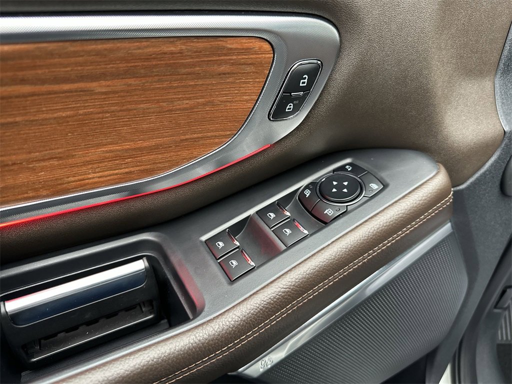 Used 2025 Ford Expedition Max King Ranch image 13