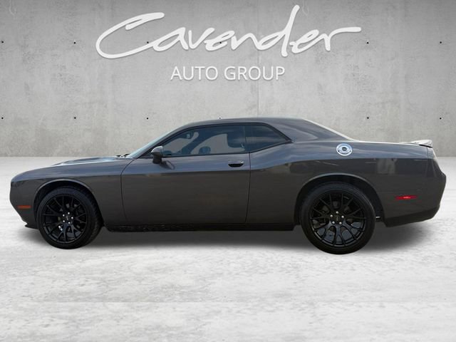 Used 2020 Dodge Challenger SXT w/ Driver Convenience Group RWD image 13