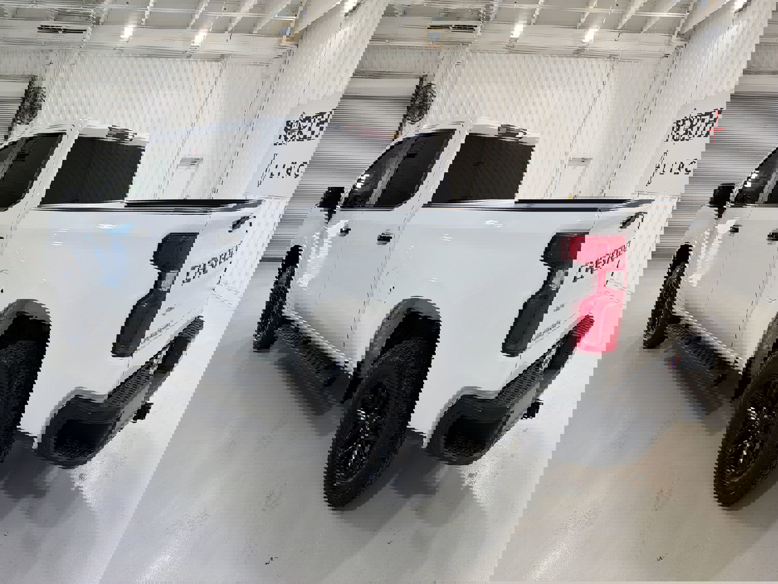 Used 2020 Chevrolet Silverado 1500 LT Trail Boss image 24