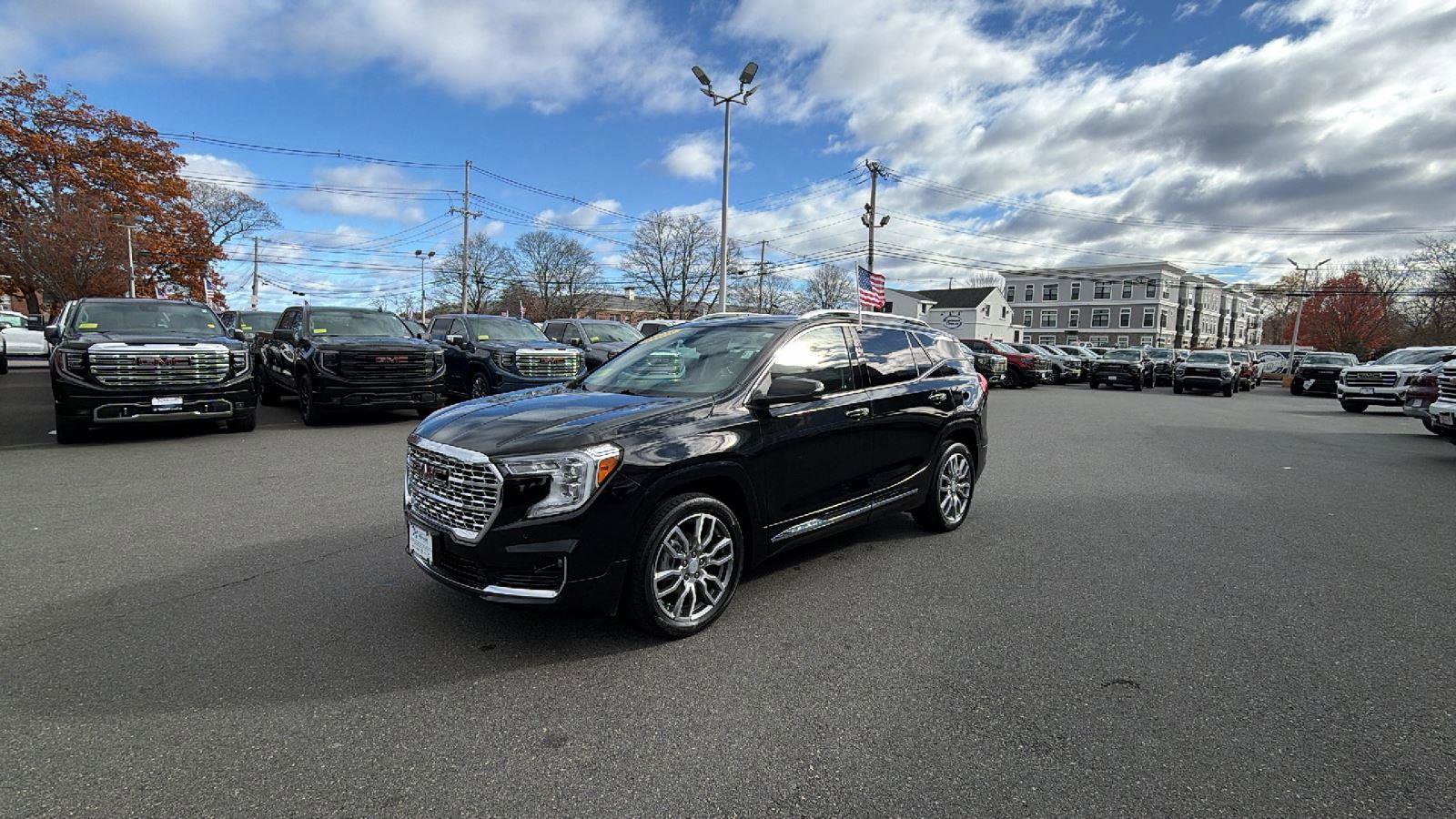 Used 2023 GMC Terrain Denali image 3