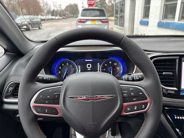 New 2026 Chrysler Pacifica Pinnacle image 15